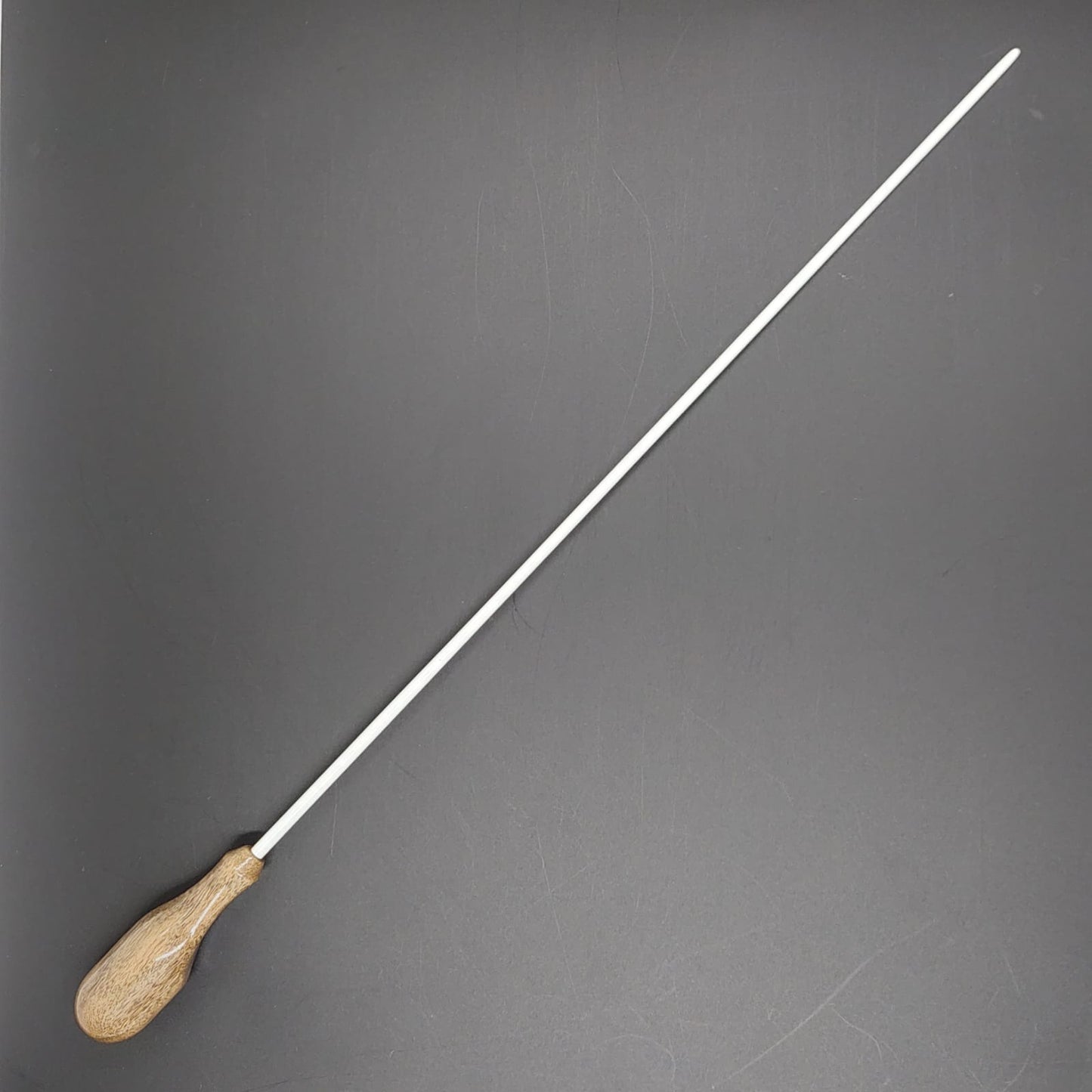 Batuta Anatómica Madera Grisácea