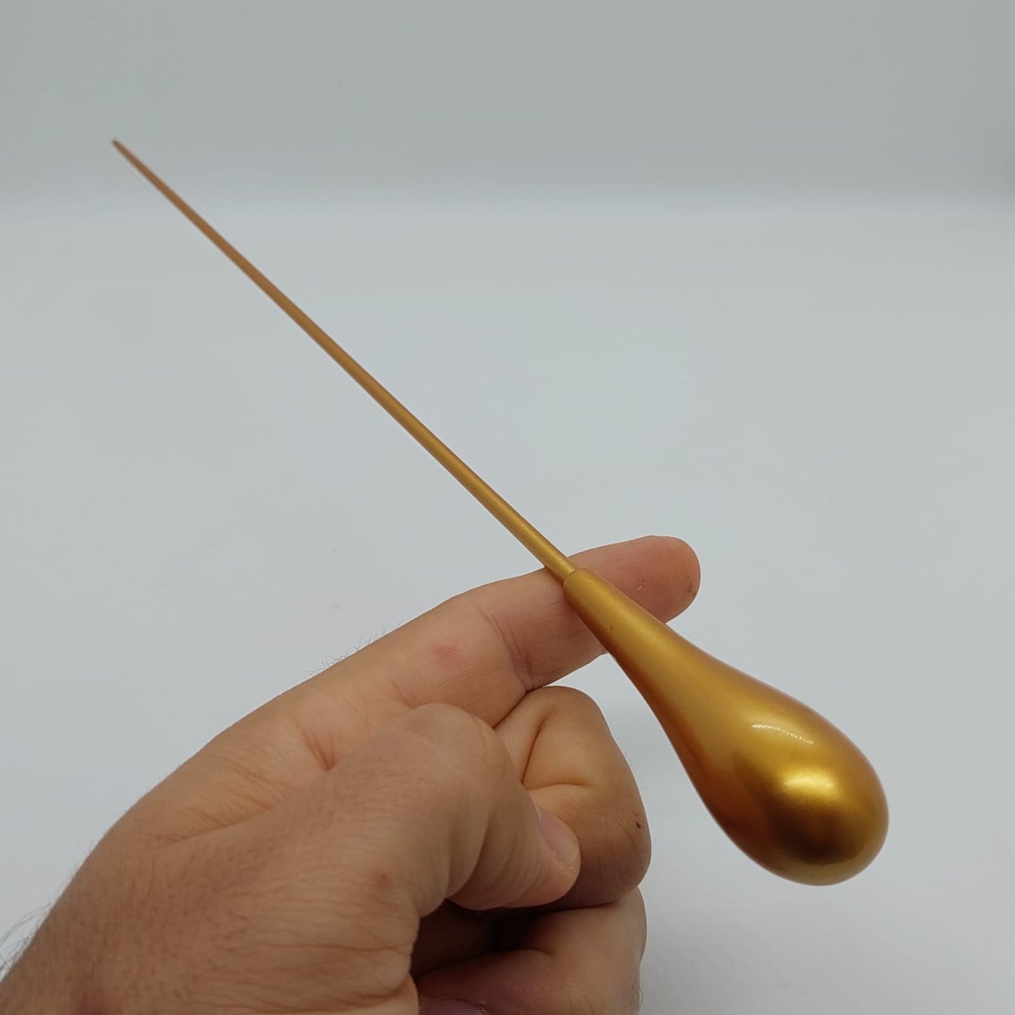 Batuta Clásica Madera Colorida Oro