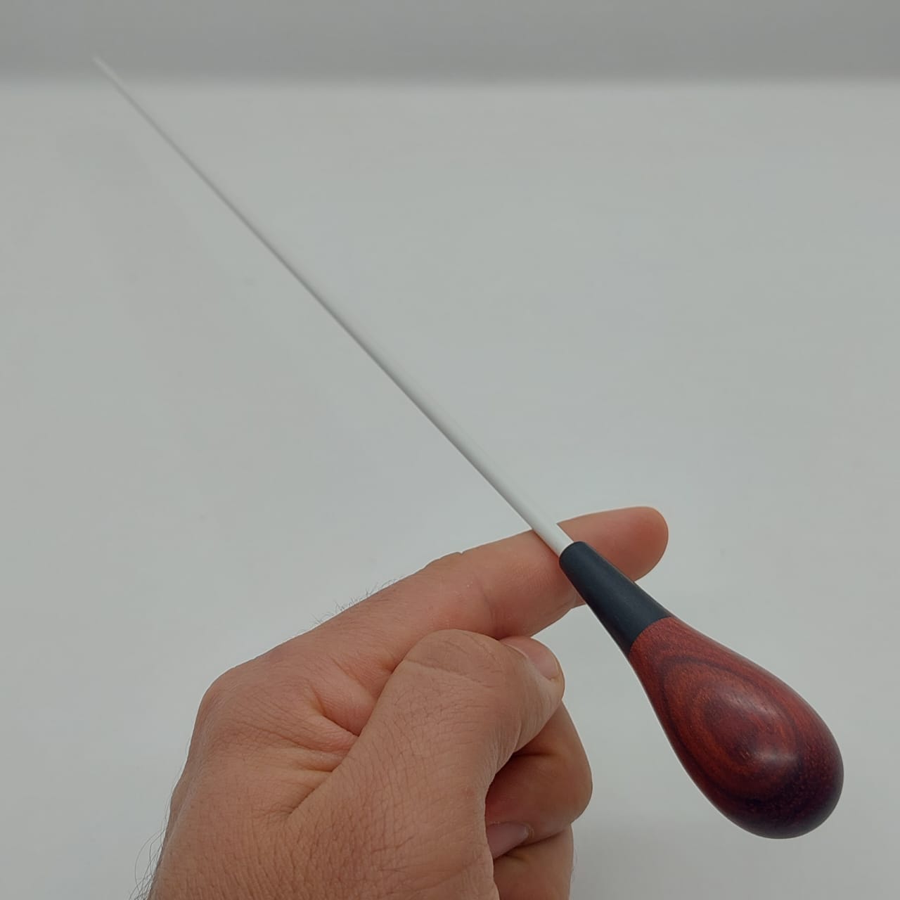 Batuta Clássica Madeira Entalhada Ébano - Mod 1