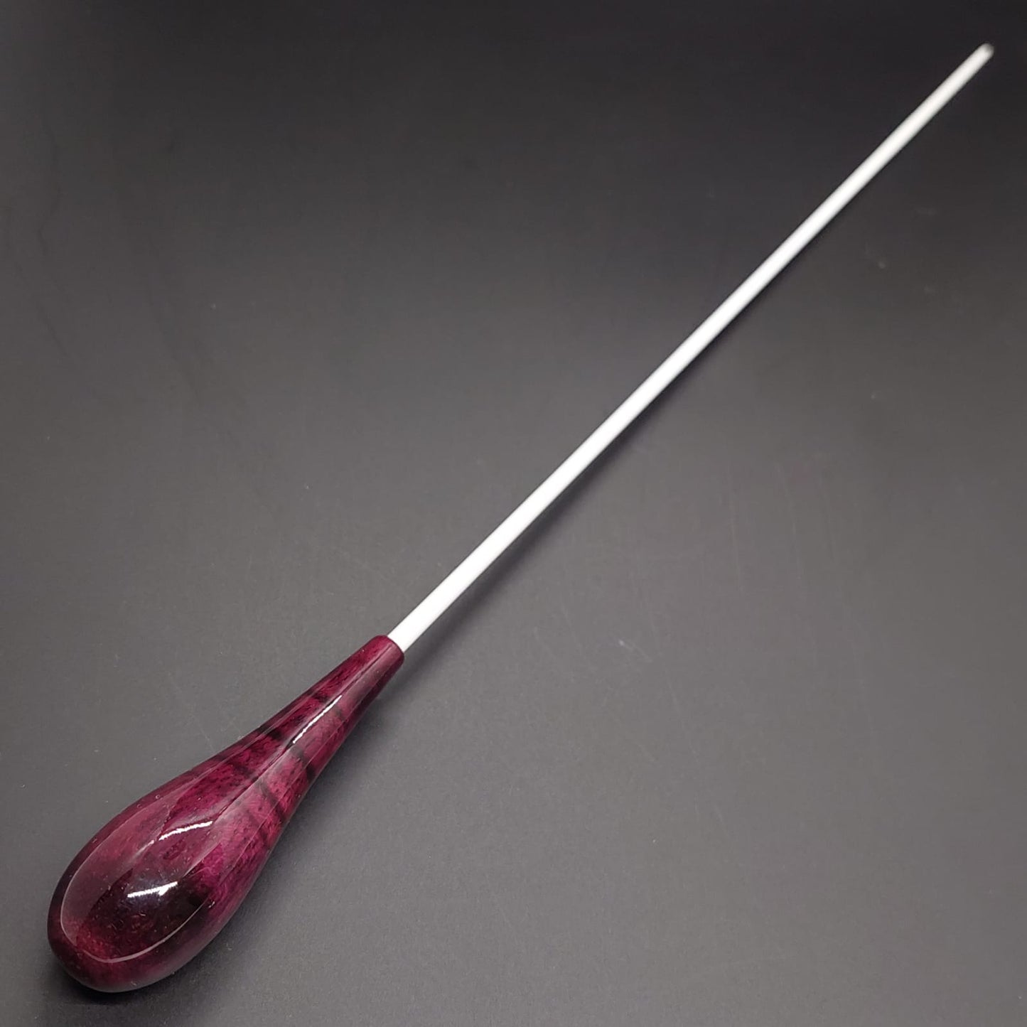 Combo - Batuta Clásica Madera Violetita y Estuche Beige