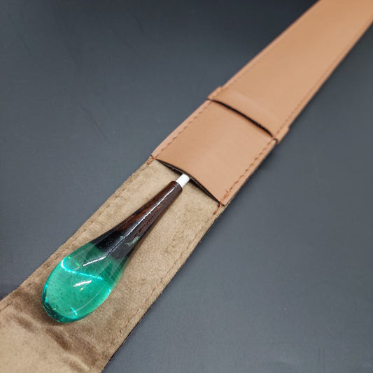 Combo - Batuta Clásica Resina Bosque y Estuche Caramelo
