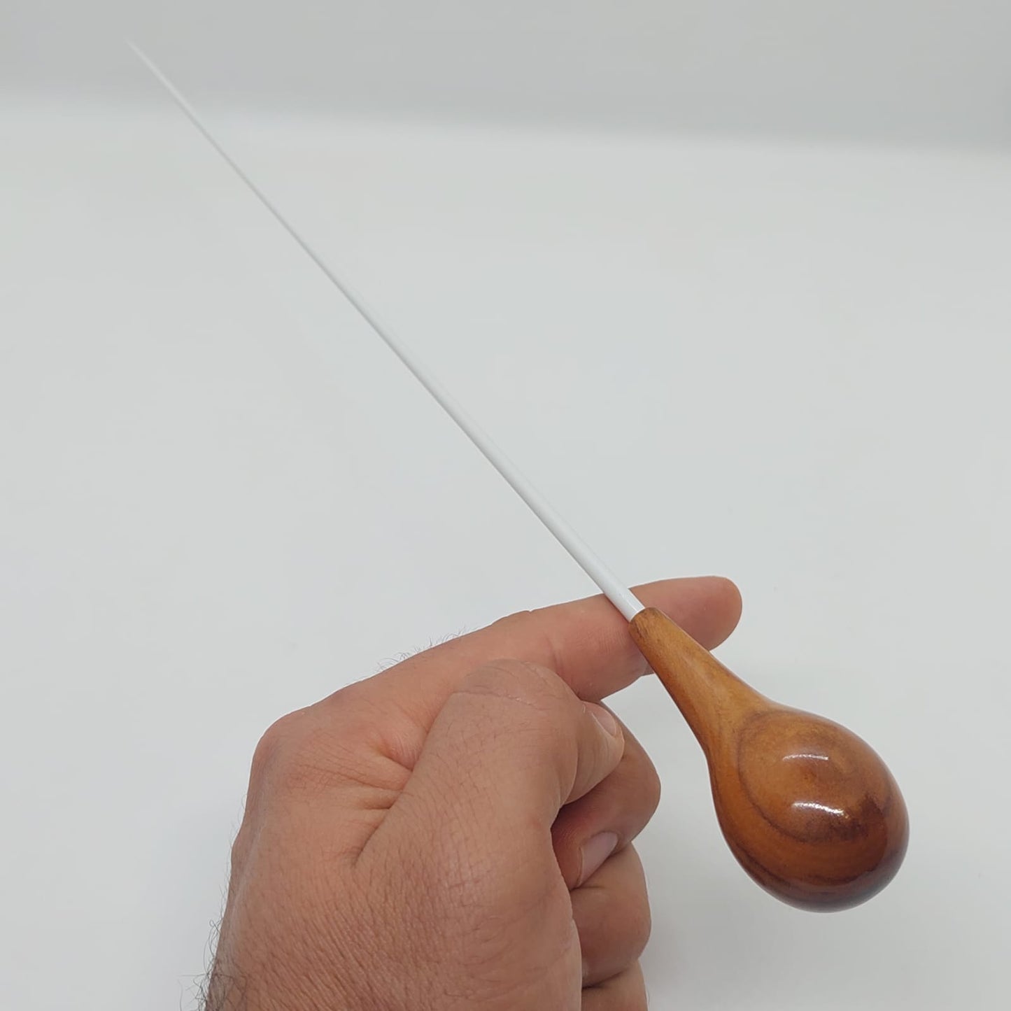 Batuta Clássica Bolinha Madeira Alaranjada