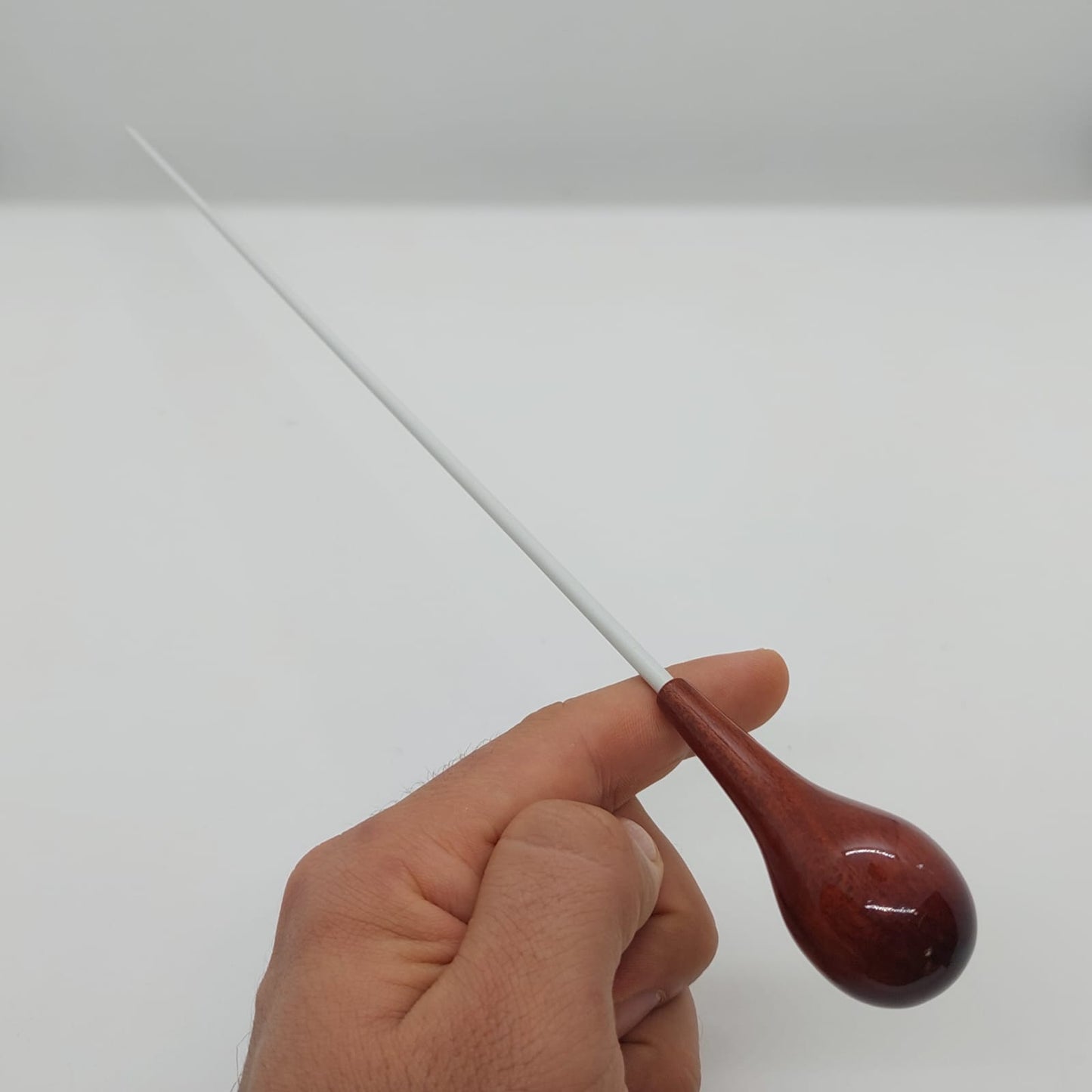Batuta Clássica Bolinha Madeira Rubi