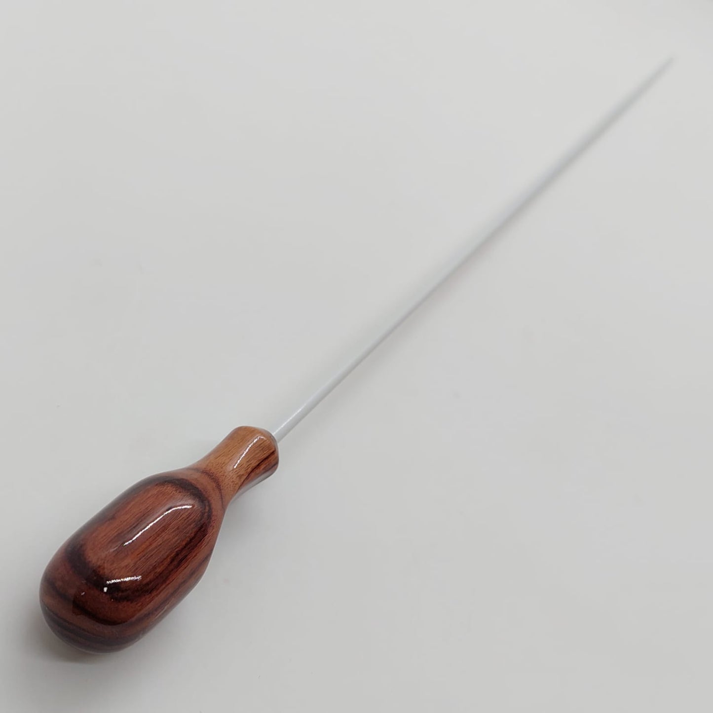 Combo - Batuta Anatômica Zebrawood 36cm (pera curta) e Case Bege