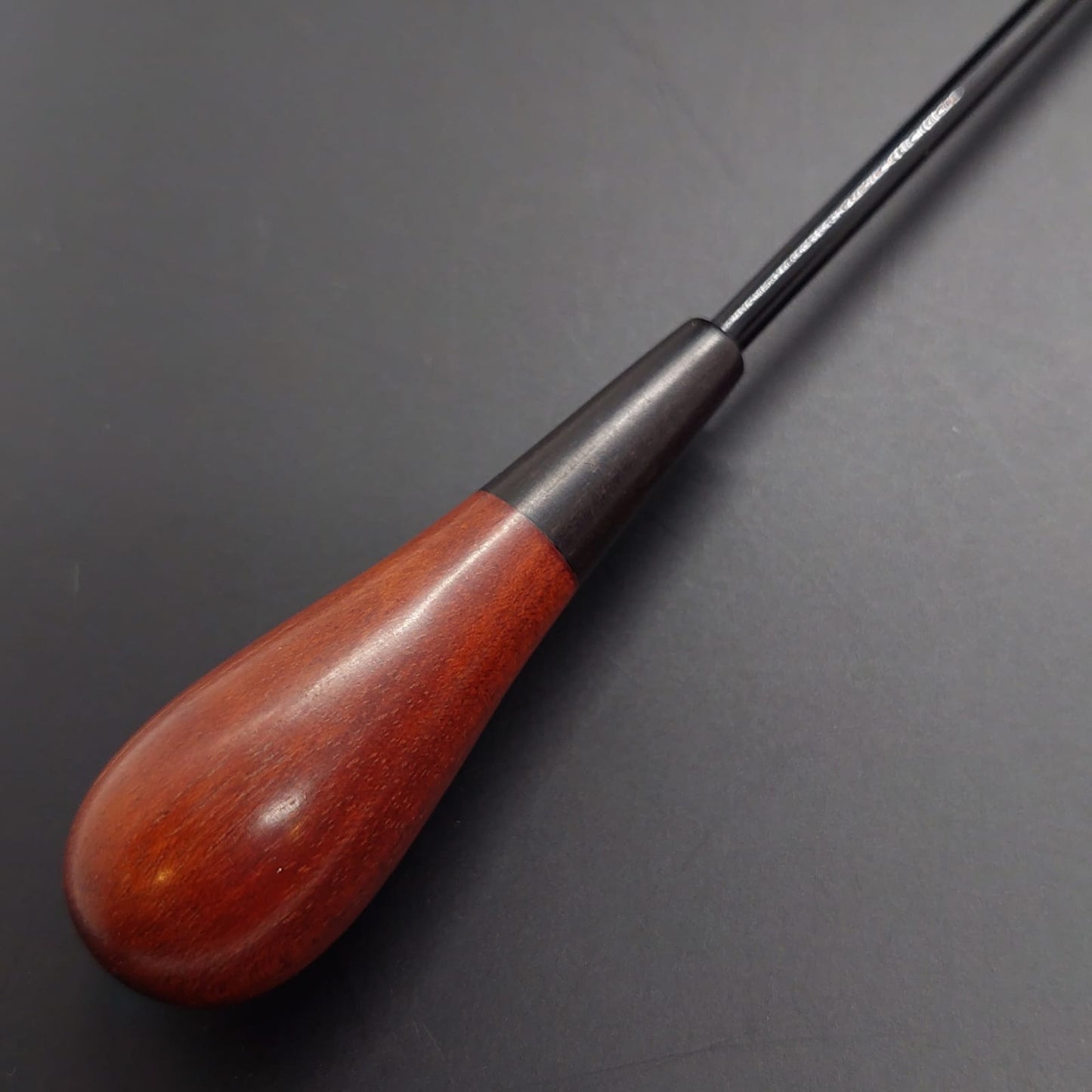 Combo - Batuta Clássica Madeira 37cm e Case Caramelo