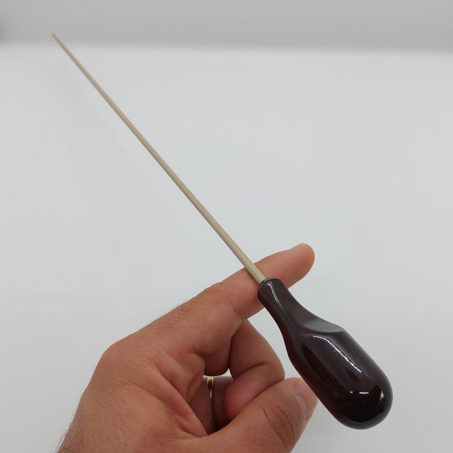 Batuta Anatômica Madeira Café