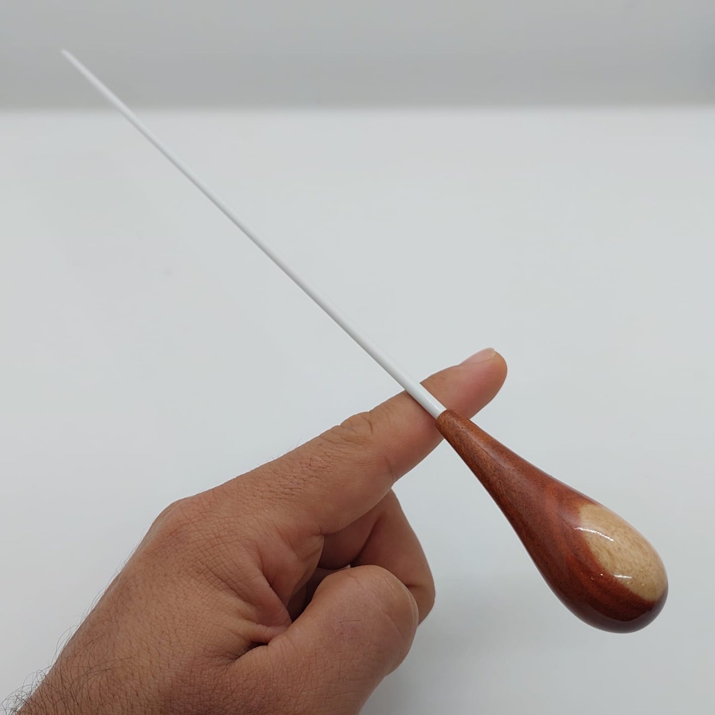 Batuta Clássica Madeira Óleo Vermelho