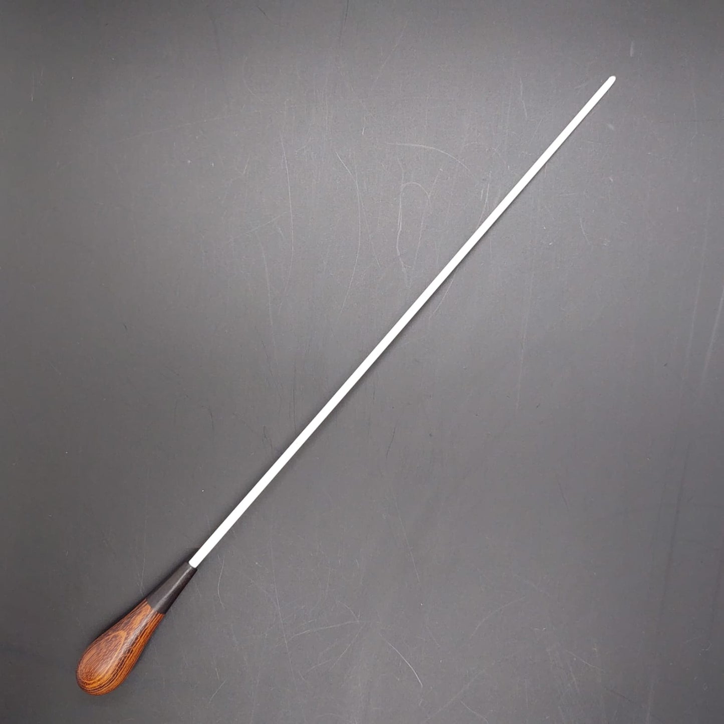 Batuta Clássica Madeira Entalhada Ébano - Zebrawood