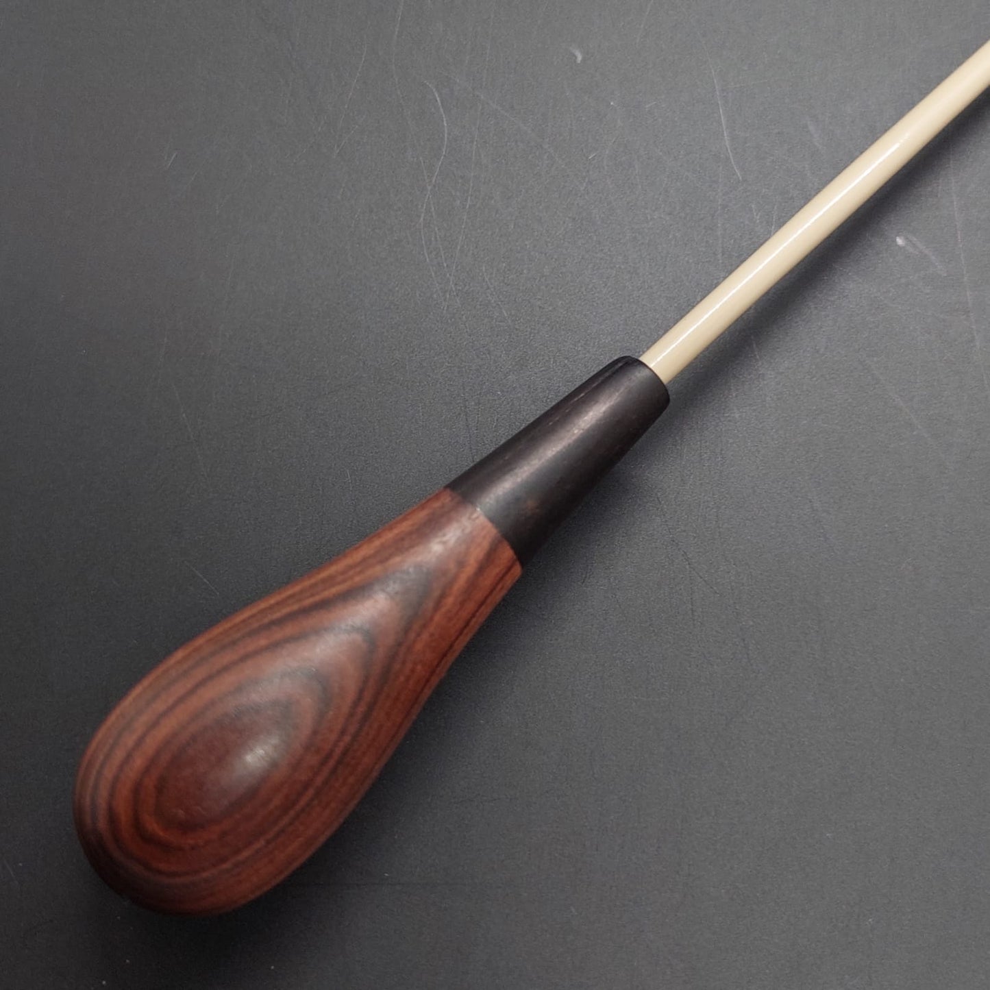 Batuta Clássica Madeira Entalhada Ébano - Zebrawood