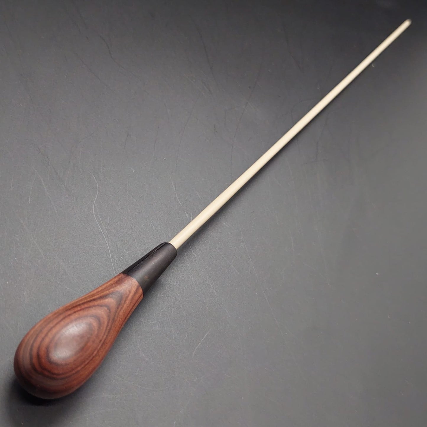 Batuta Clássica Madeira Entalhada Ébano - Zebrawood