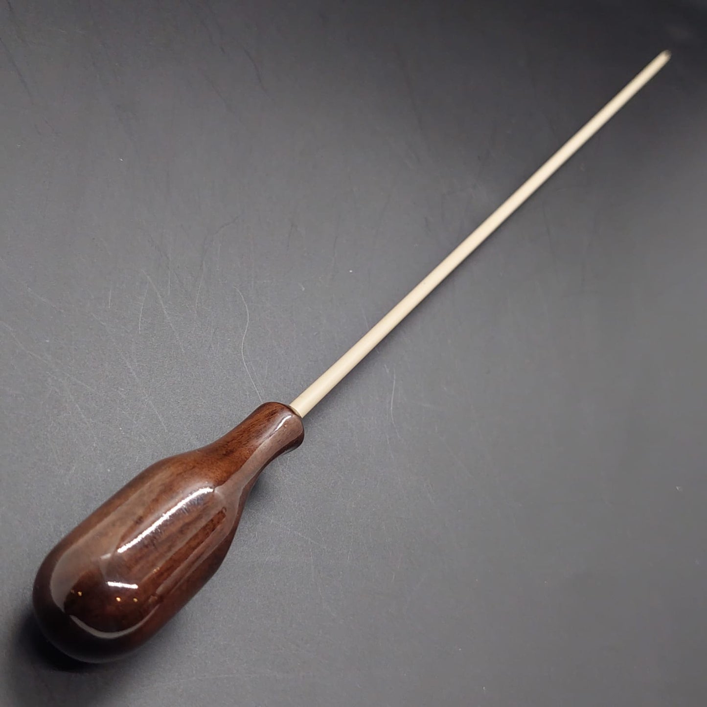 Batuta Anatômica Madeira Café