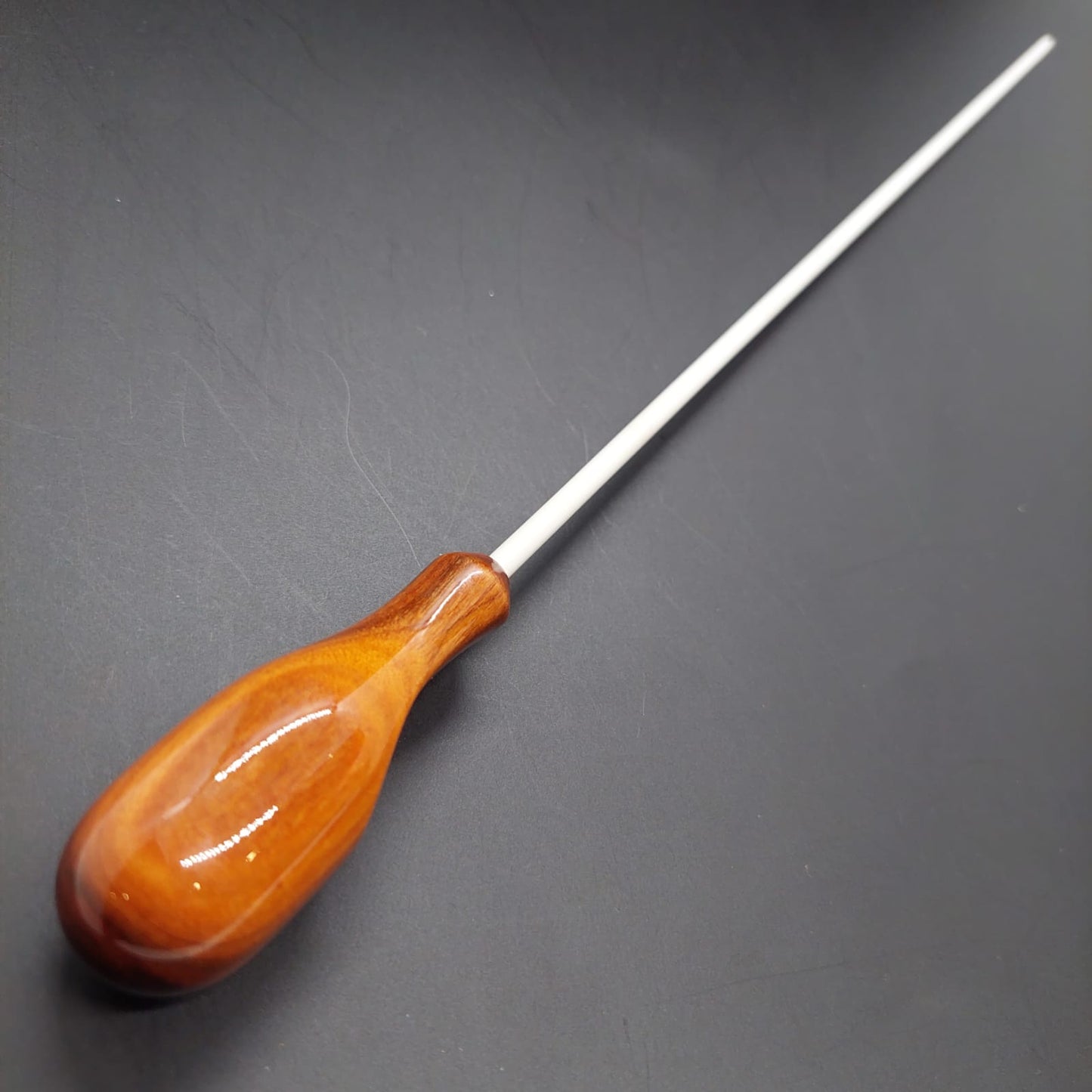 Batuta Anatômica Madeira Jacarandá Baroni