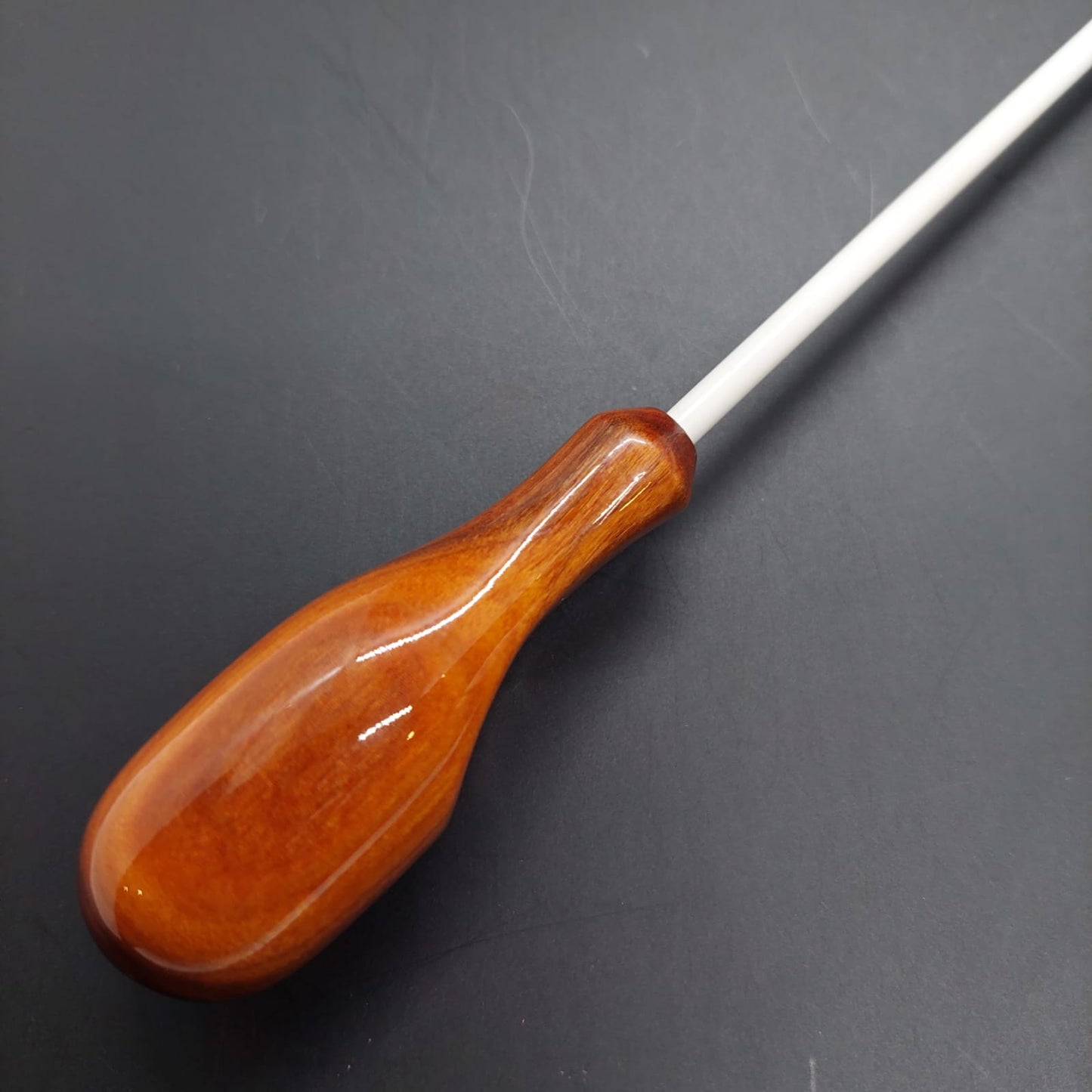 Batuta Anatômica Madeira Jacarandá Baroni