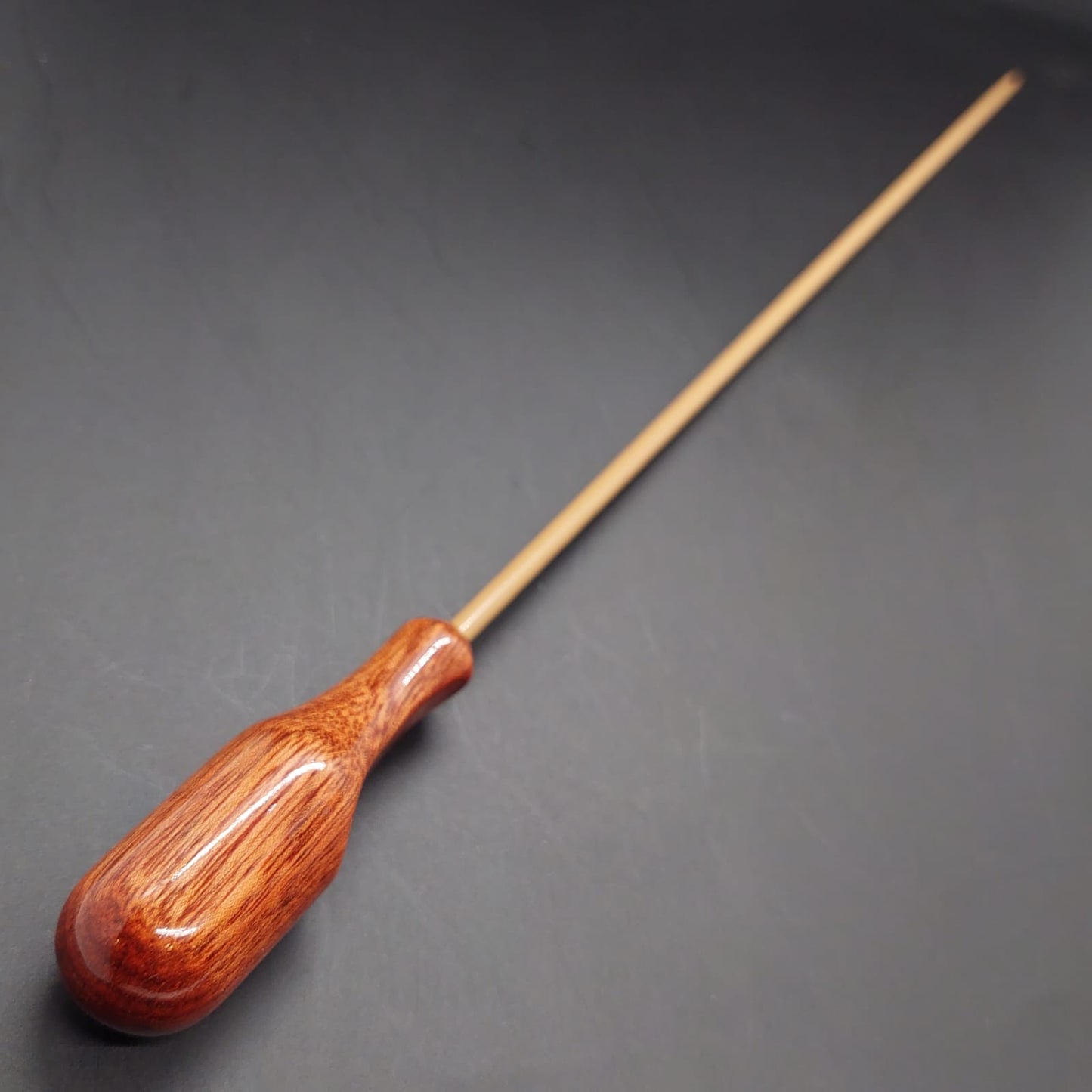 Batuta Anatômica Madeira Rubi