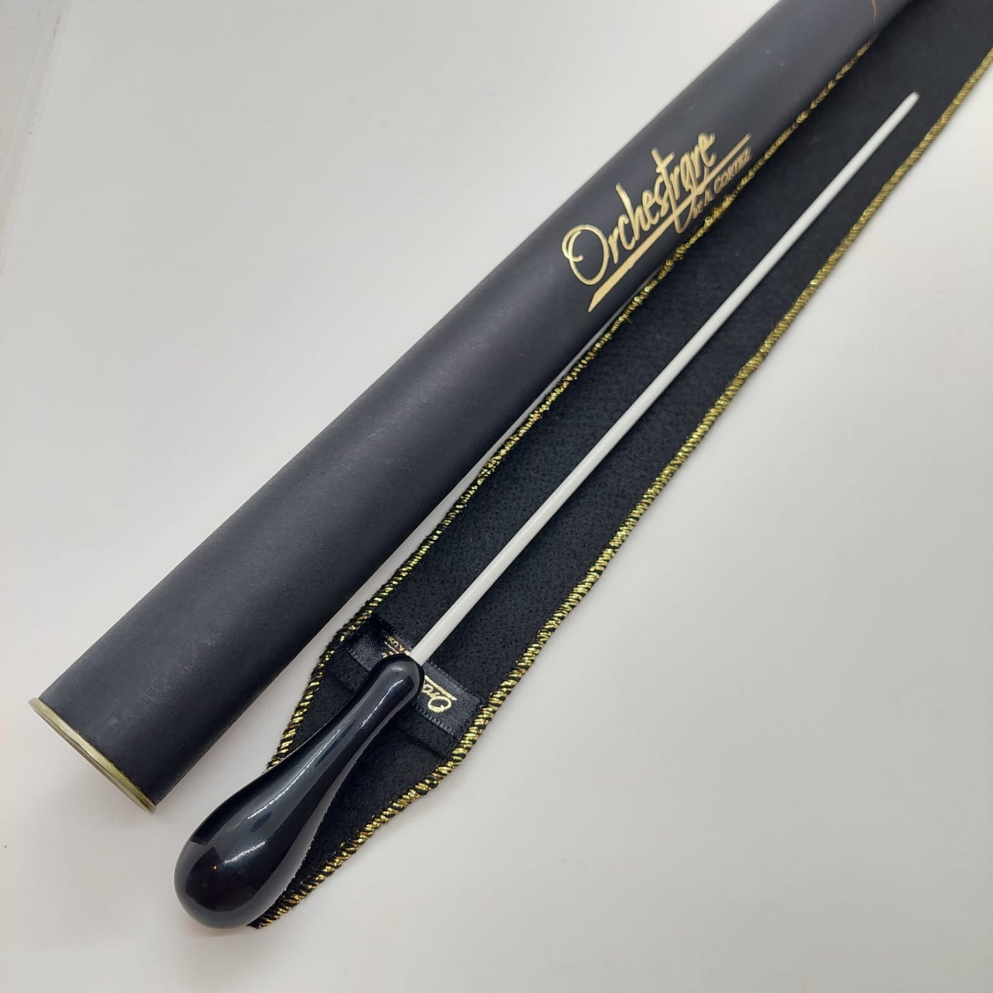 Combo - Batuta Clássica Vintage Madeira Rubi e Case Bege