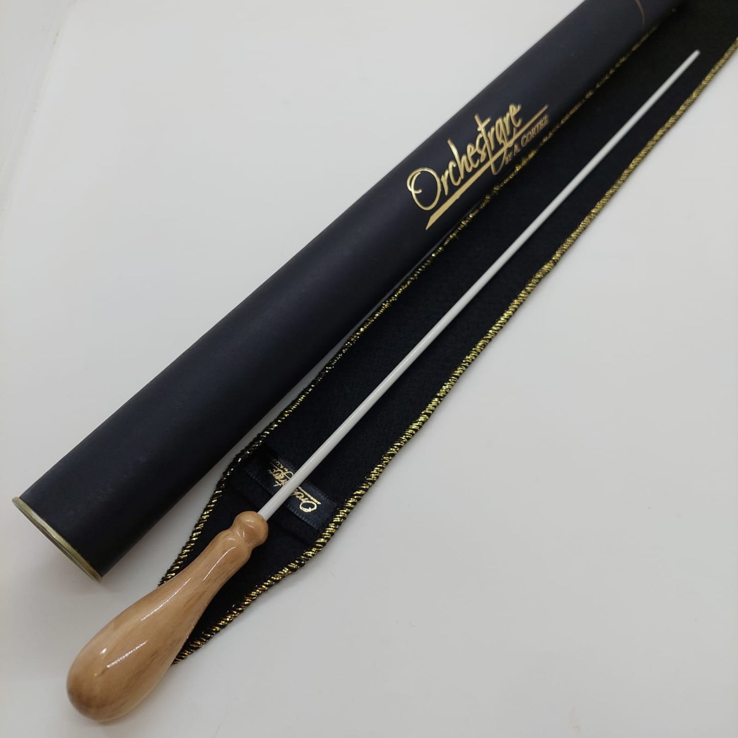 Combo - Batuta Clássica Vintage Madeira Clara e Case Preto