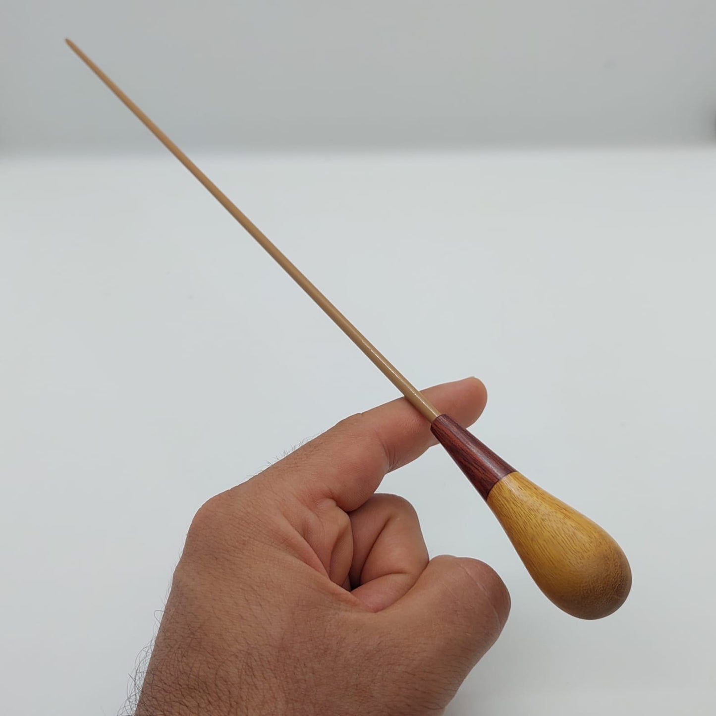 Combo - Batuta Clássica Madeira Entalhada Rubi e Case Azul