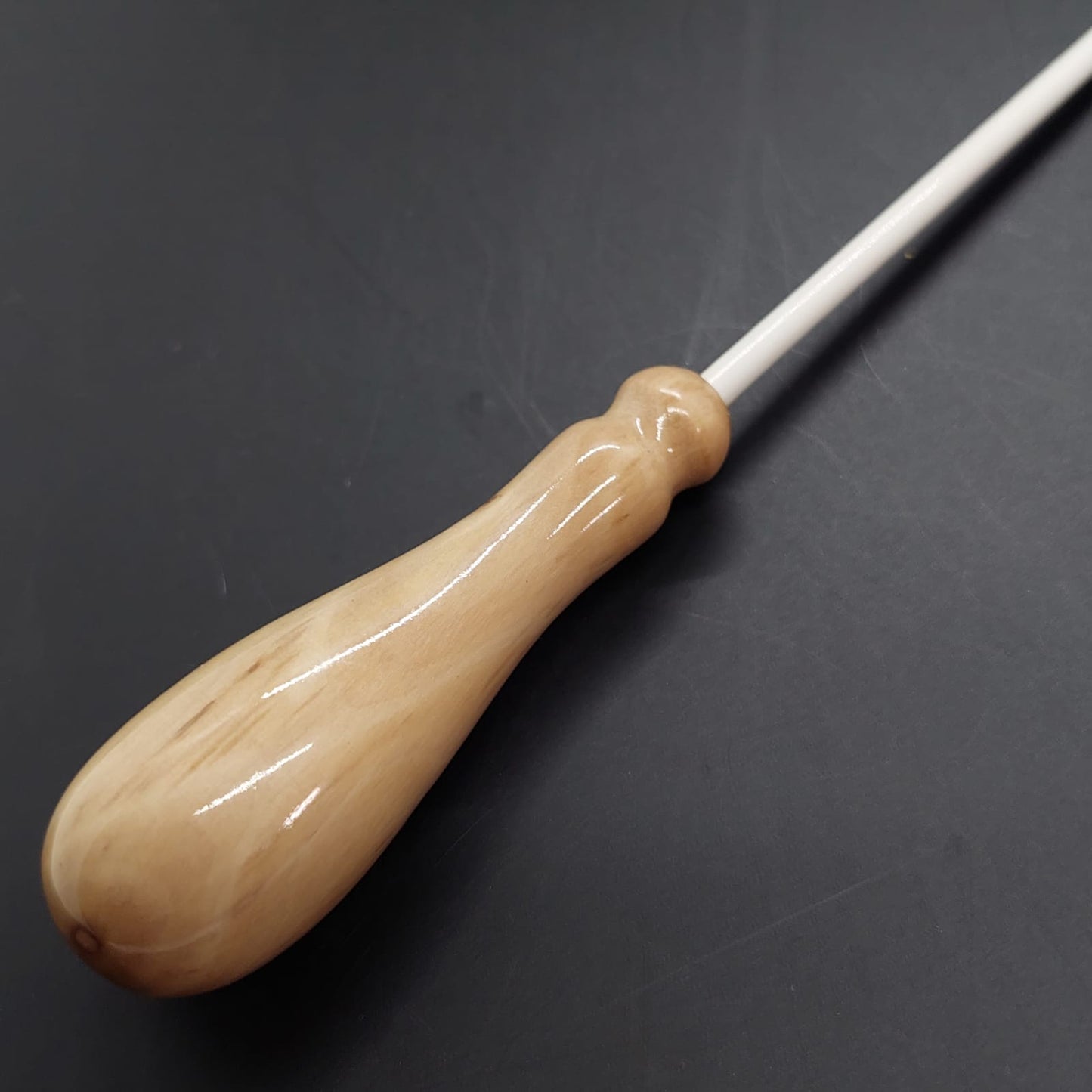 Combo - Batuta Clássica Vintage Madeira Clara e Case Preto