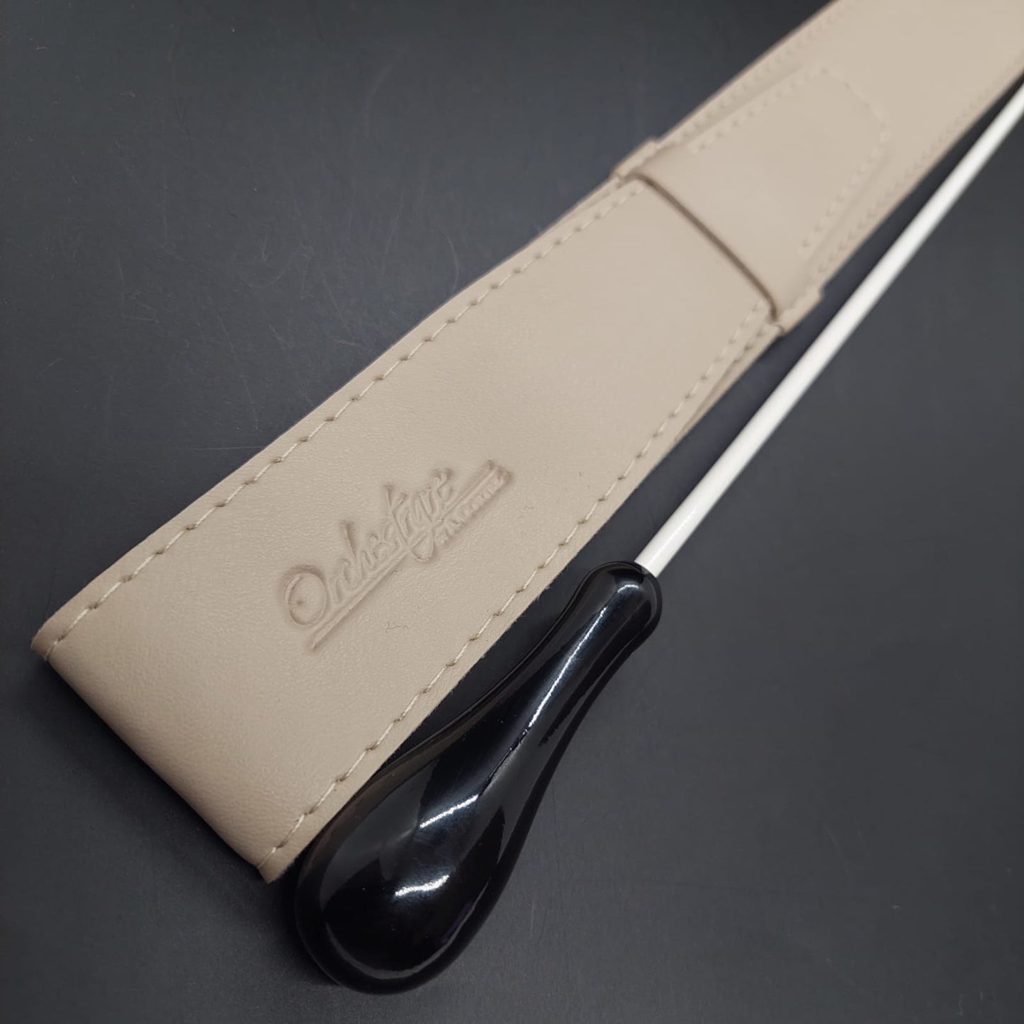 Combo - Batuta Clássica Vintage Madeira Rubi e Case Bege