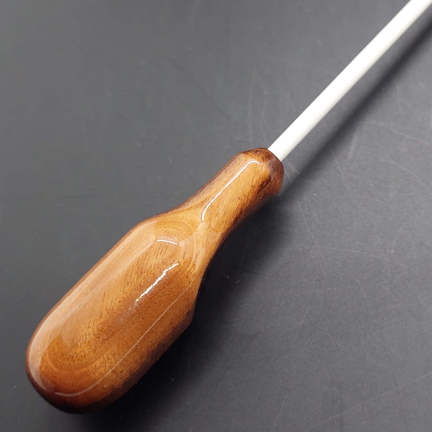 Anatomic Baton - Angico Preto Wood